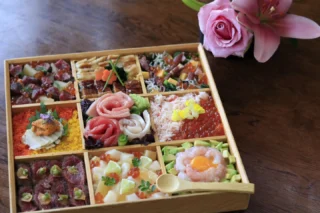 Family Size Chirashi Treasure Box