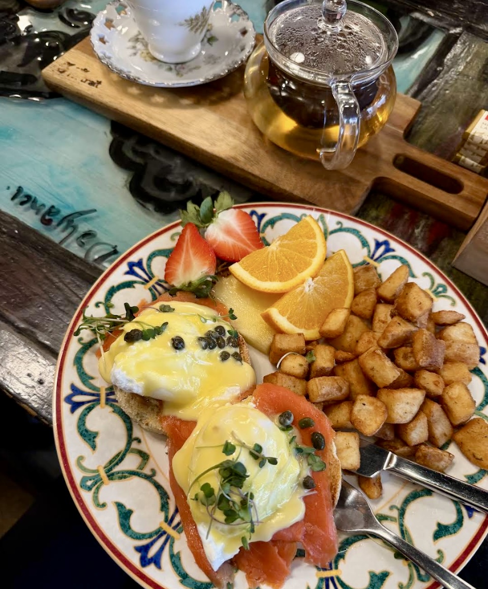 Goya’s Bacon & Mushroom Benedict