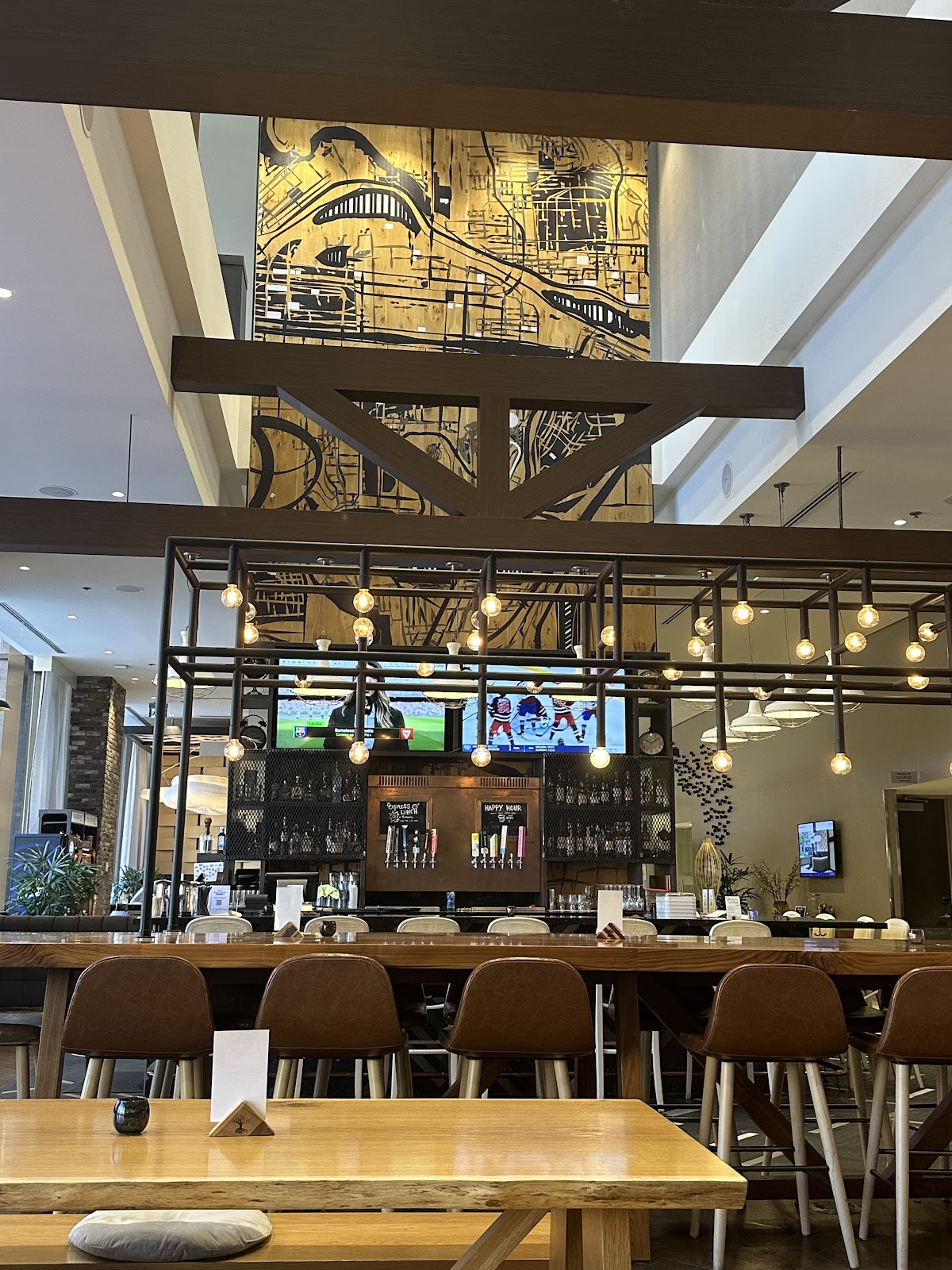 The Shoe and Canoe Public House — gallery photo 2