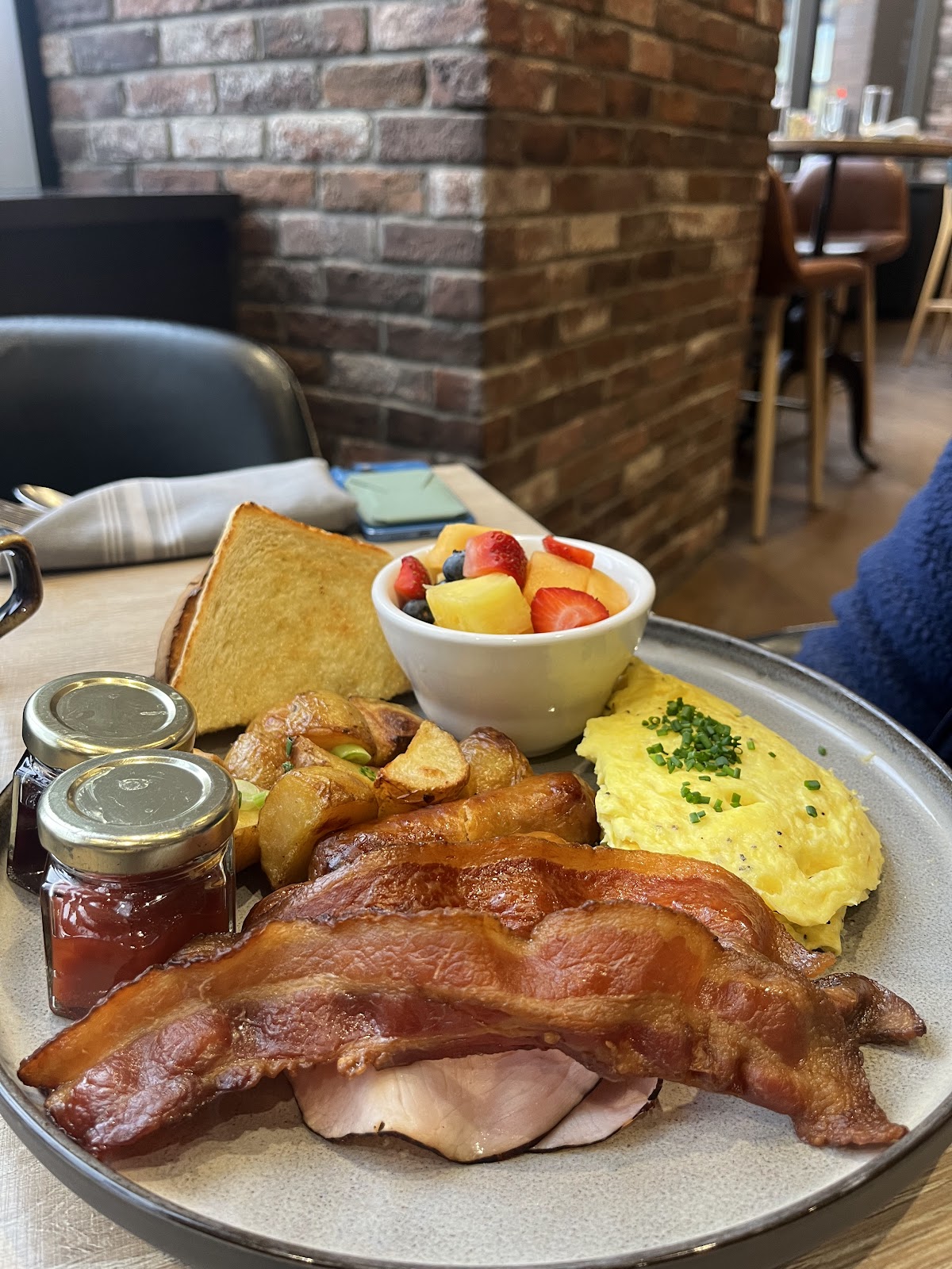 The Shoe and Canoe Public House — gallery photo 3
