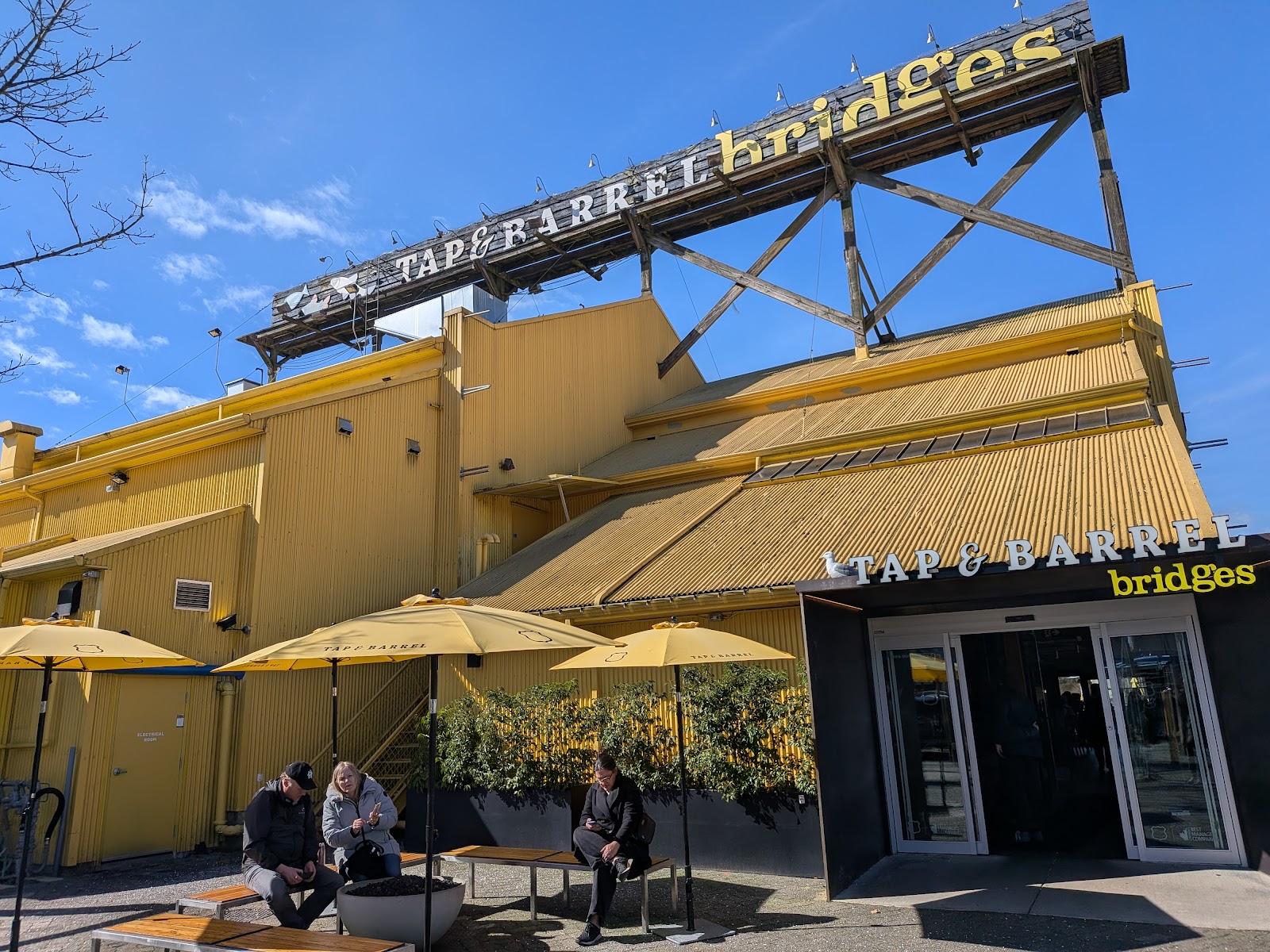 Tap & Barrel • Bridges — gallery photo 4