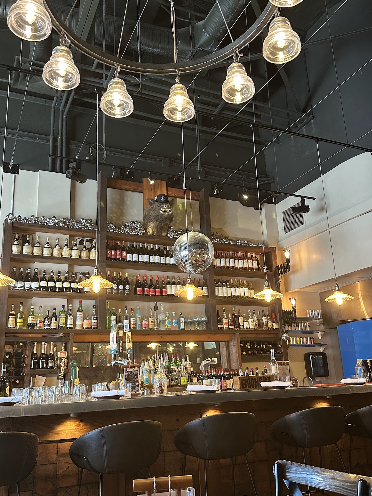 Posto Pizzeria & Bar — dining room photo 3