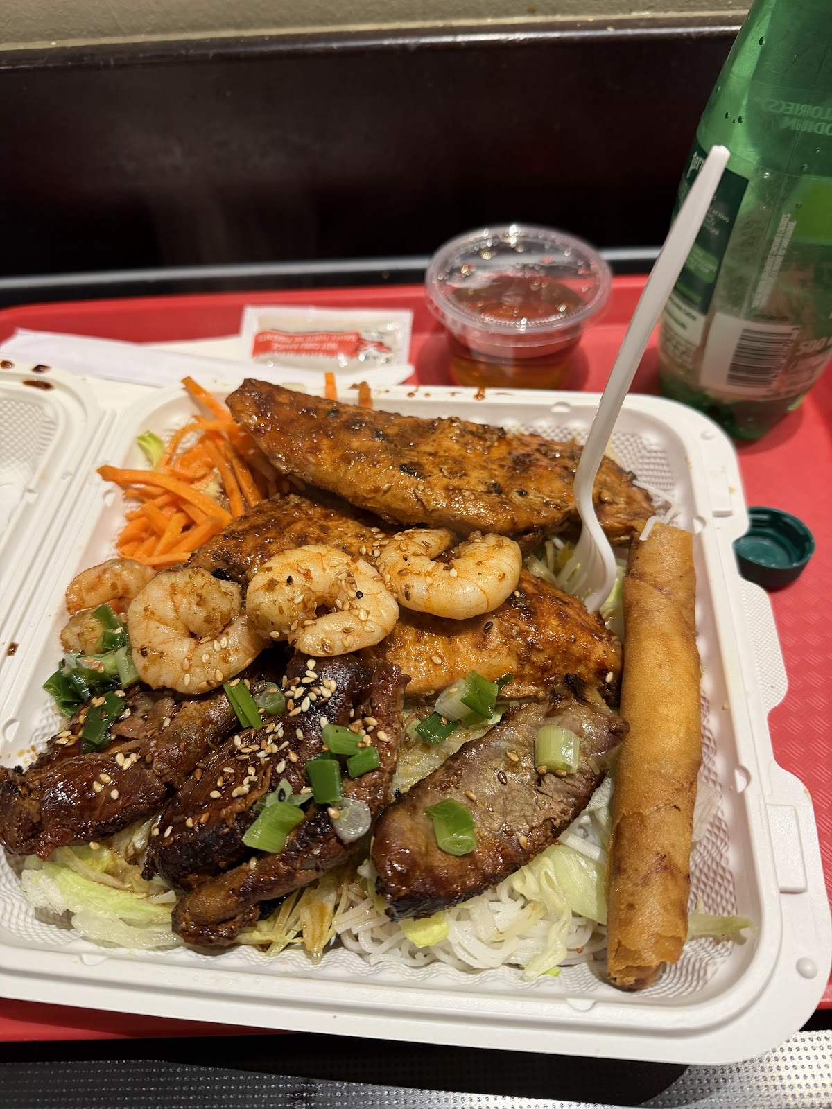 Thai Thien Sub — dining room photo 3