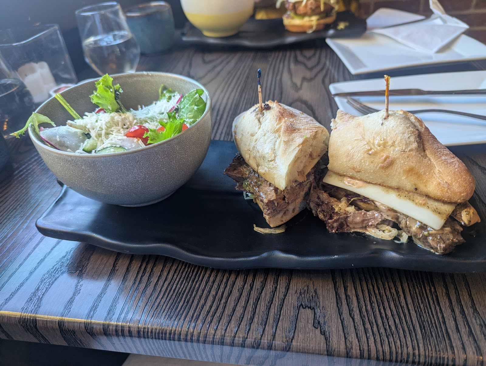 Chefs N Farmers — dining room photo 2
