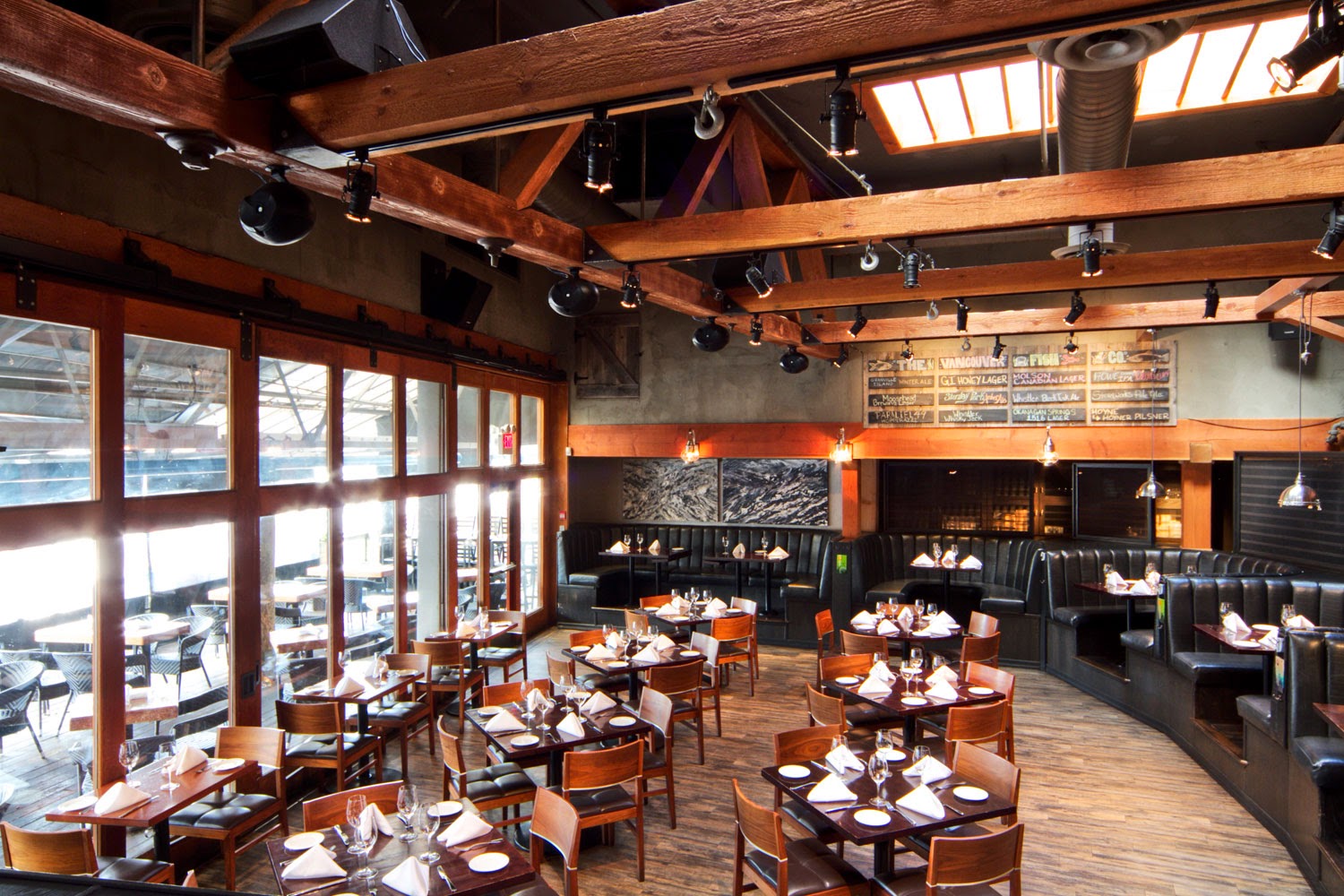The Vancouver Fish Company — dining room photo 2