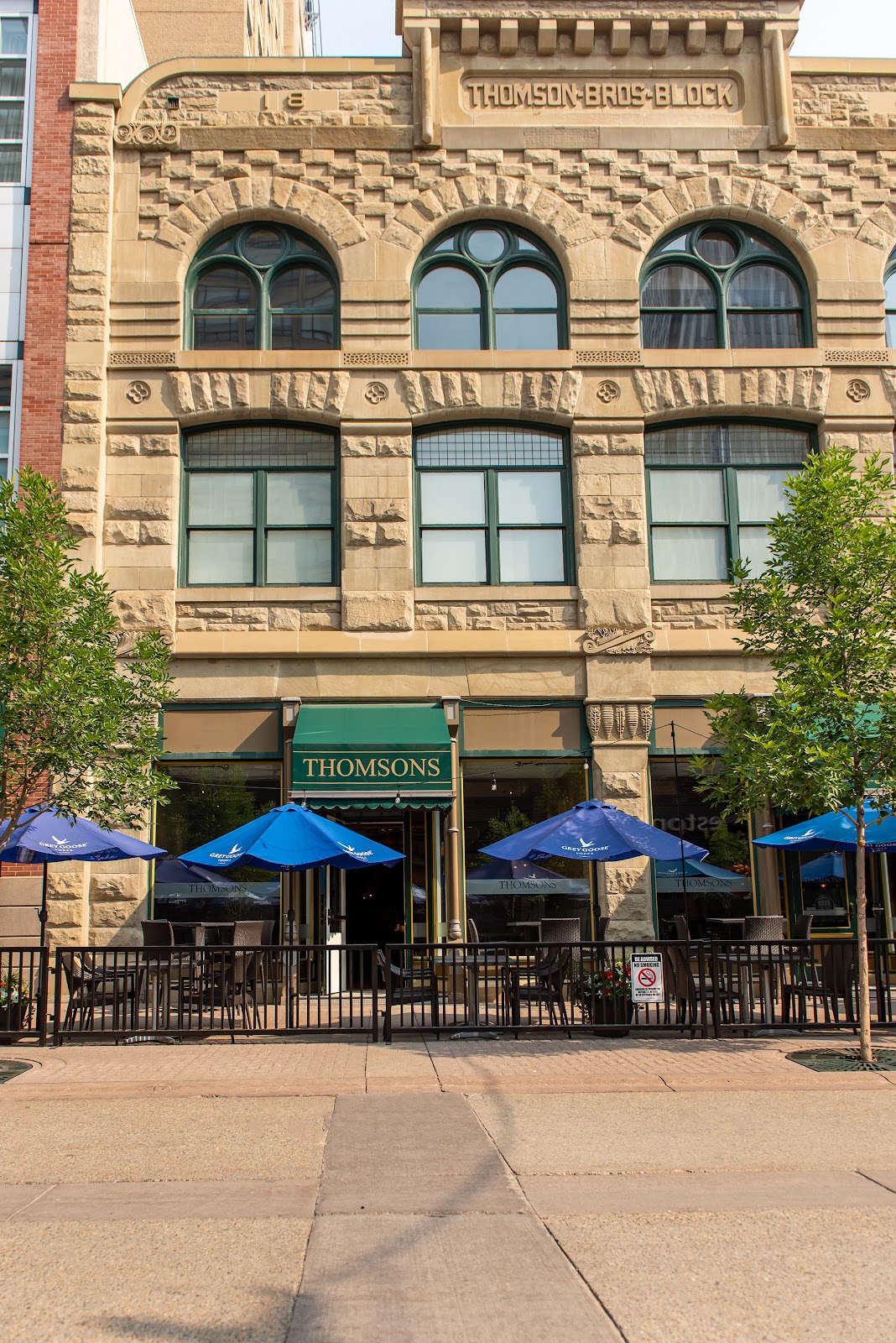 Thomsons Kitchen & Bar — dining room photo 2