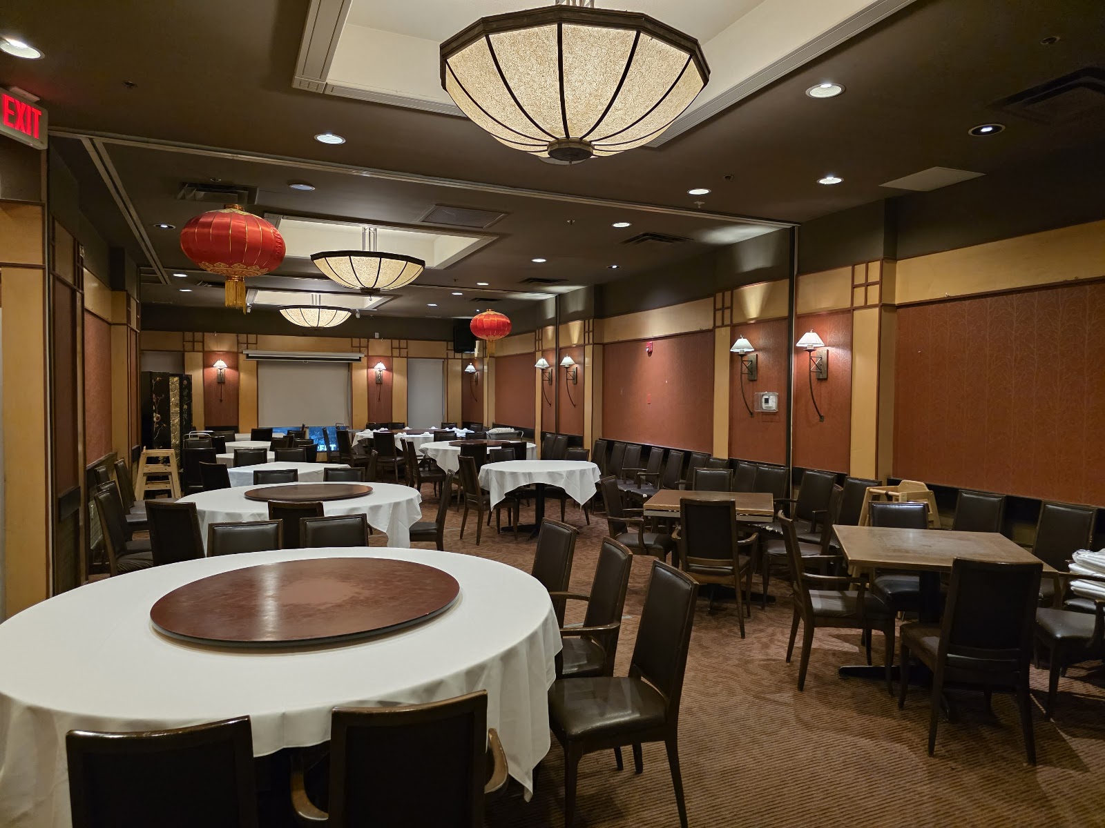 Silver Dragon Restaurant (Calgary) — gallery photo 1