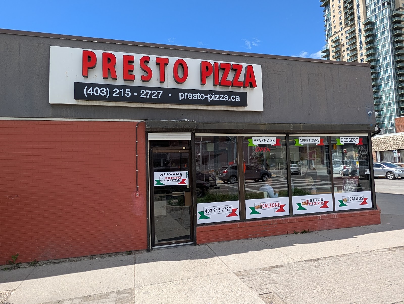 Presto Pizza — dining room photo 2