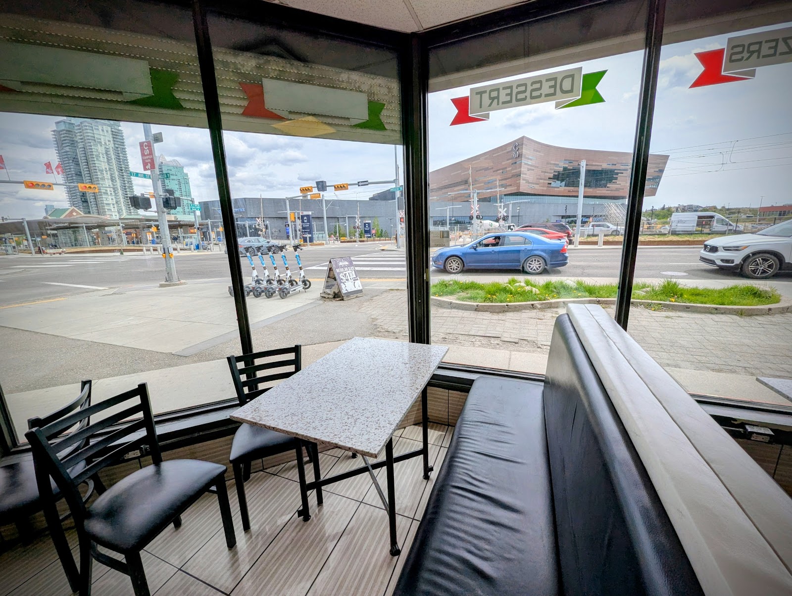 Presto Pizza — dining room photo 3