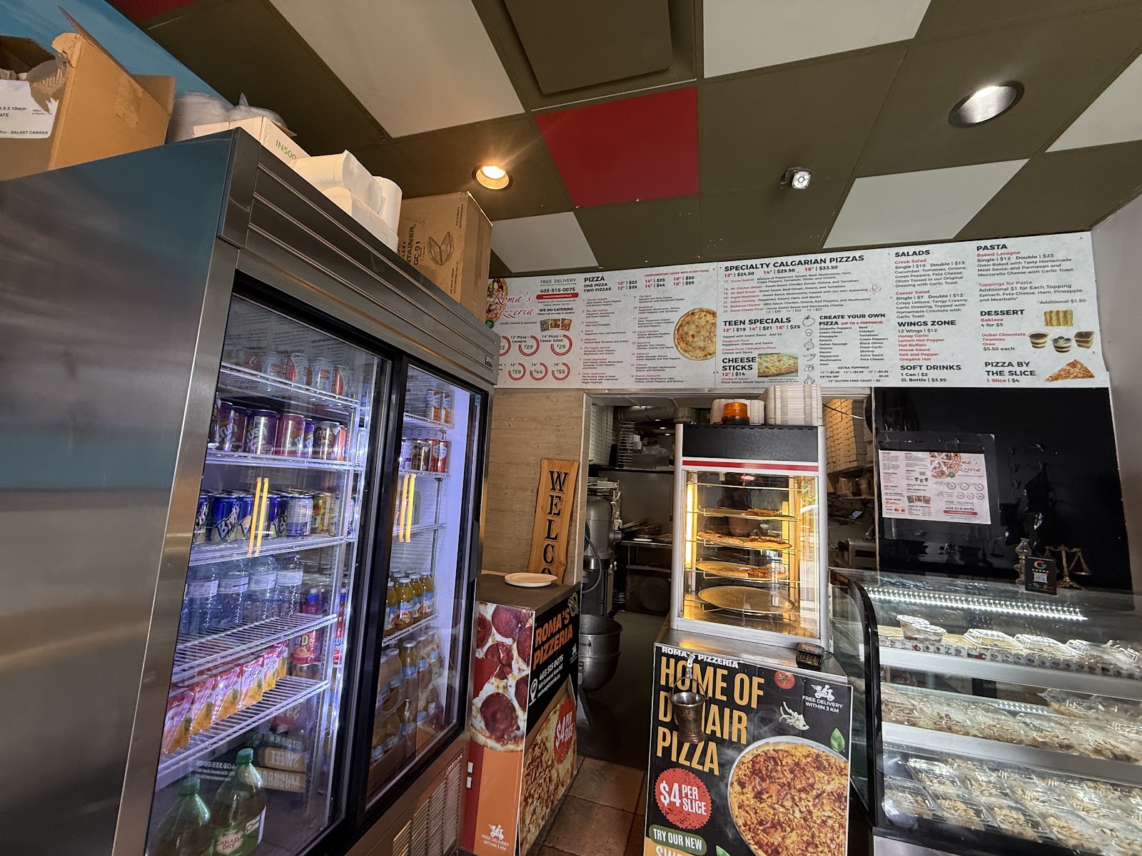 Roma's Pizzeria — dining room photo 2