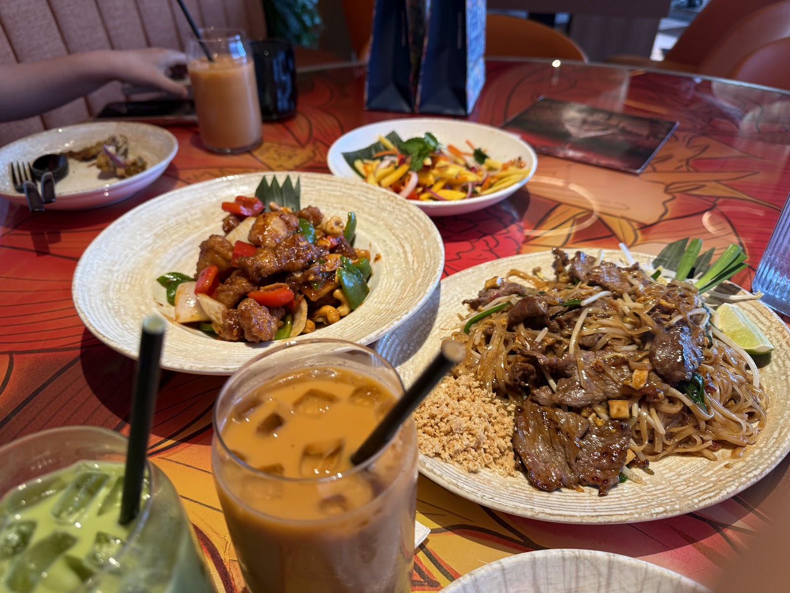 Thairoomgrand South Common — dining room photo 2