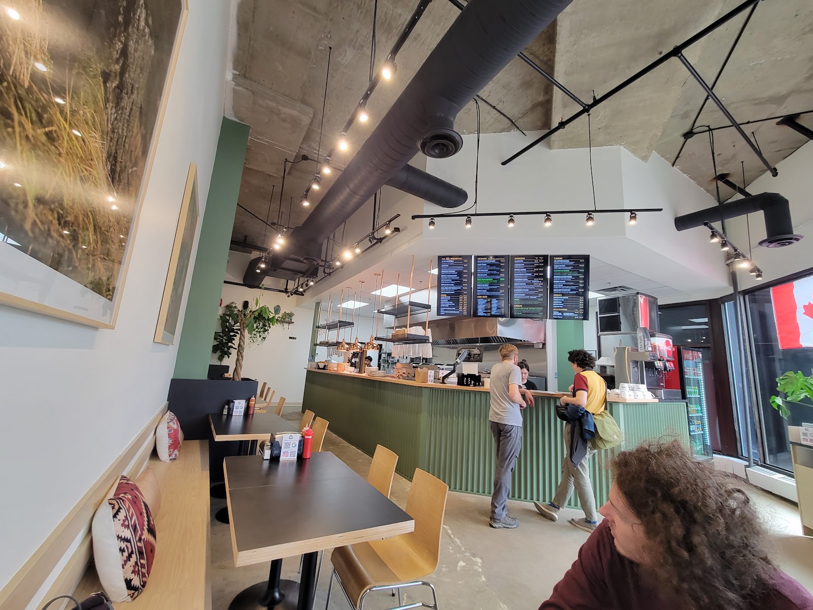 Holy Grill — dining room photo 3