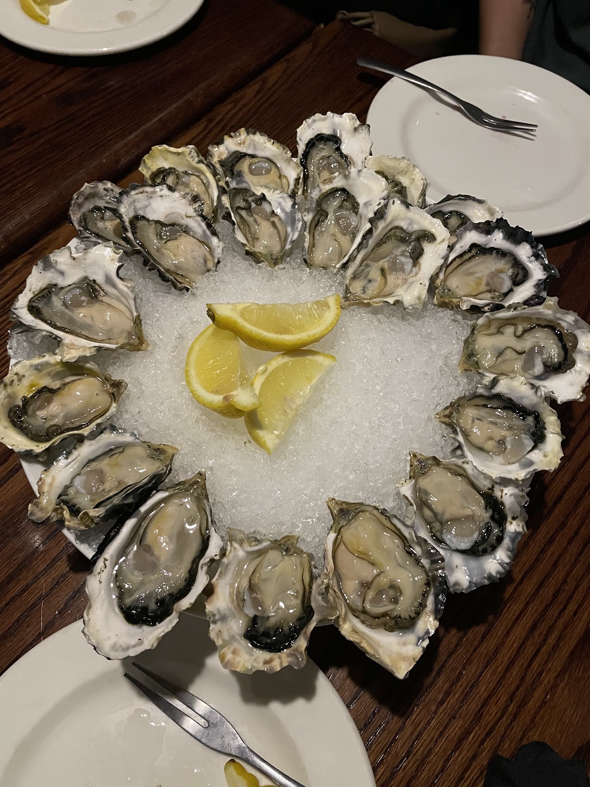 Embarcadero Wine & Oyster Bar — dining room photo 1