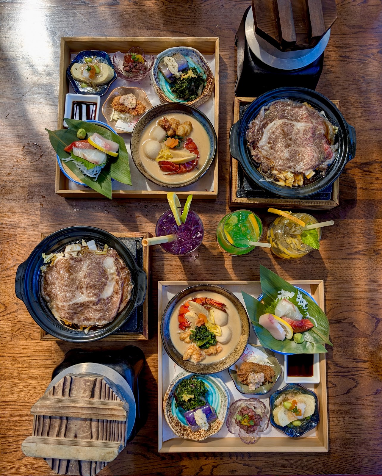 Raisu — dining room photo 3