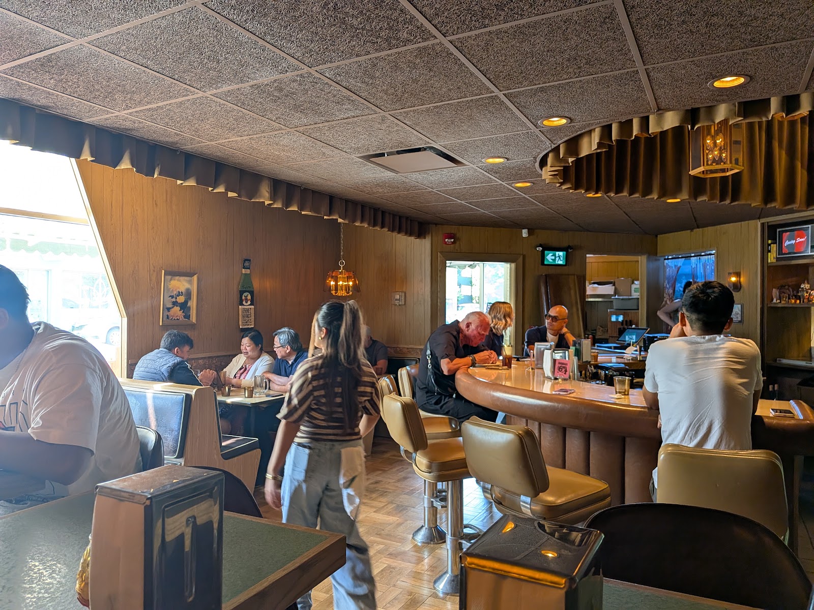 Class Clown Hamburgers — dining room photo 2