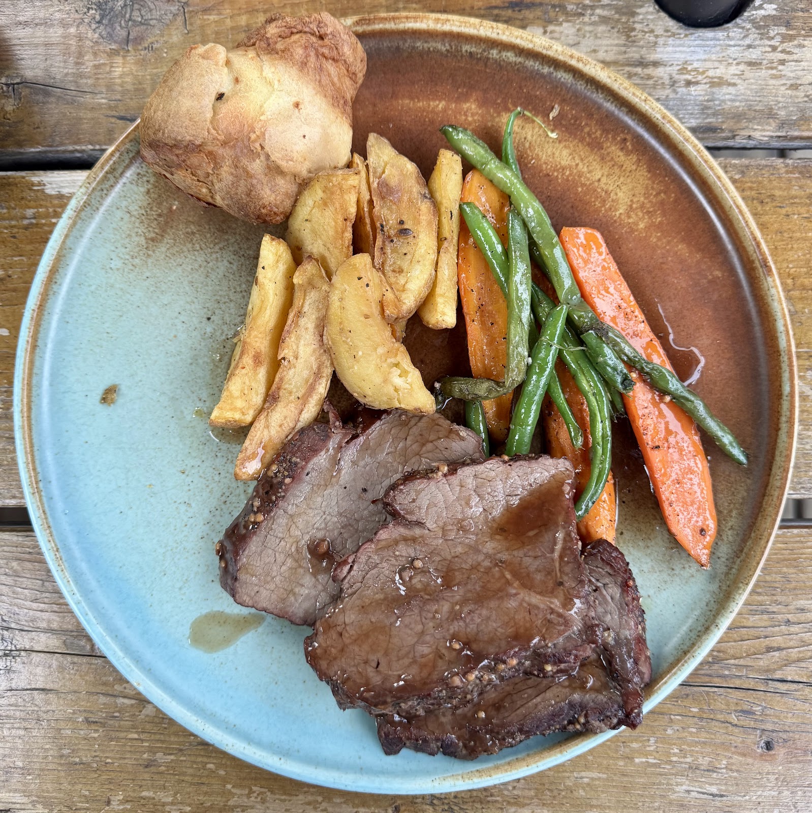 Kensington Pub — dining room photo 2