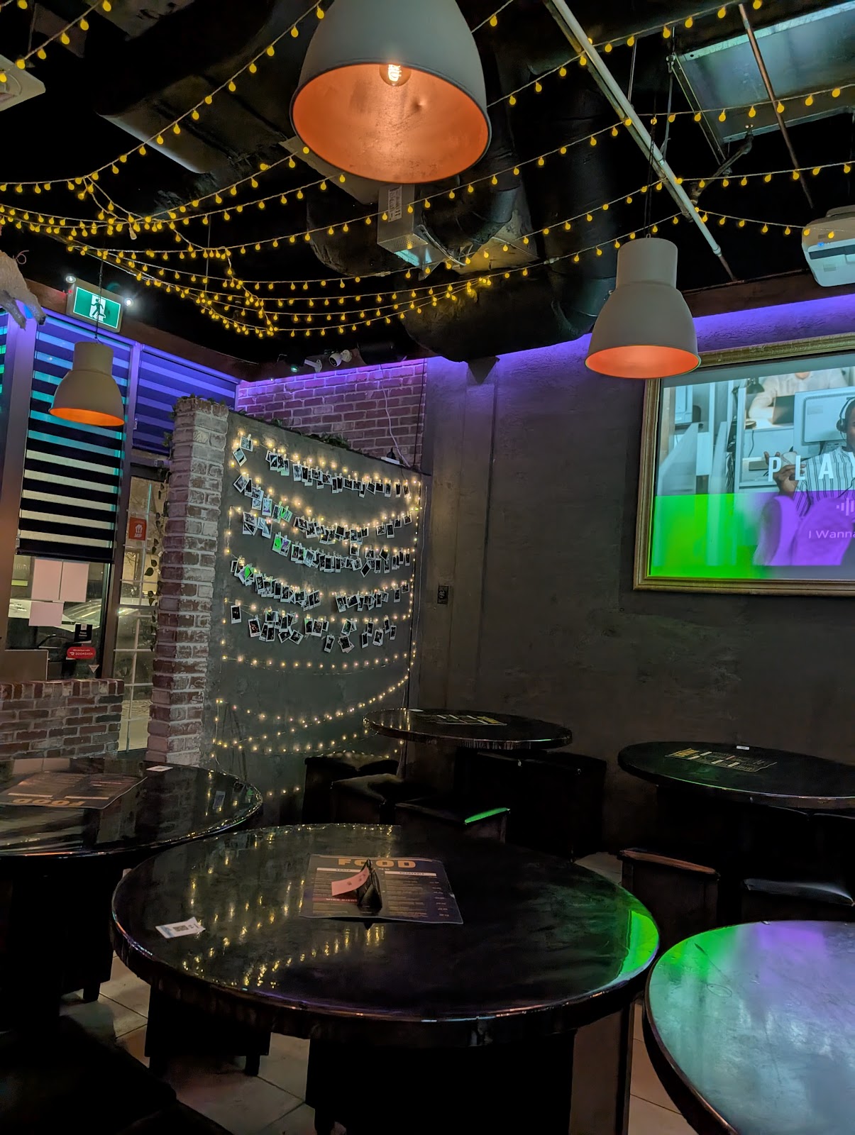 Greenbottle Kitchen & Soju — dining room photo 2