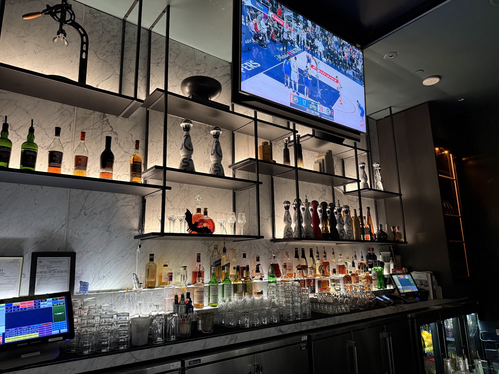 Karma Lounge — dining room photo 3