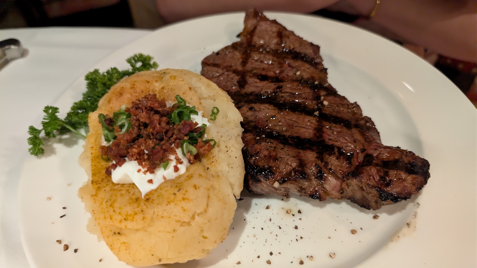 Caesar's Steak House & Lounge — dining room photo 2