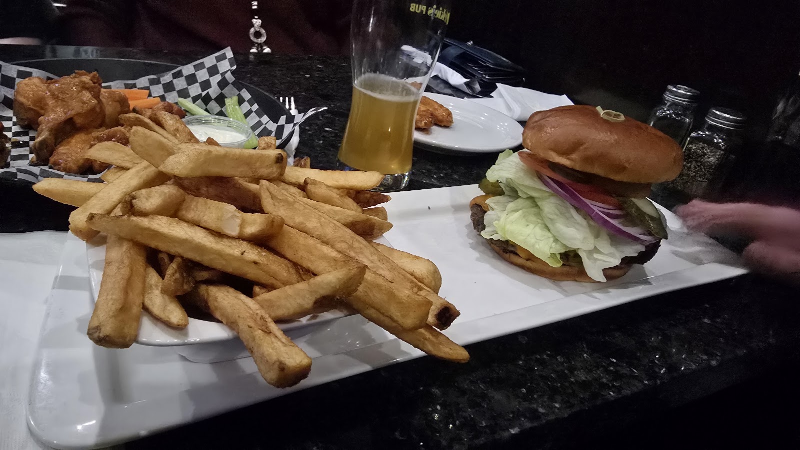 Wickie's Pub And Restaurant (Burton Location) — dining room photo 3