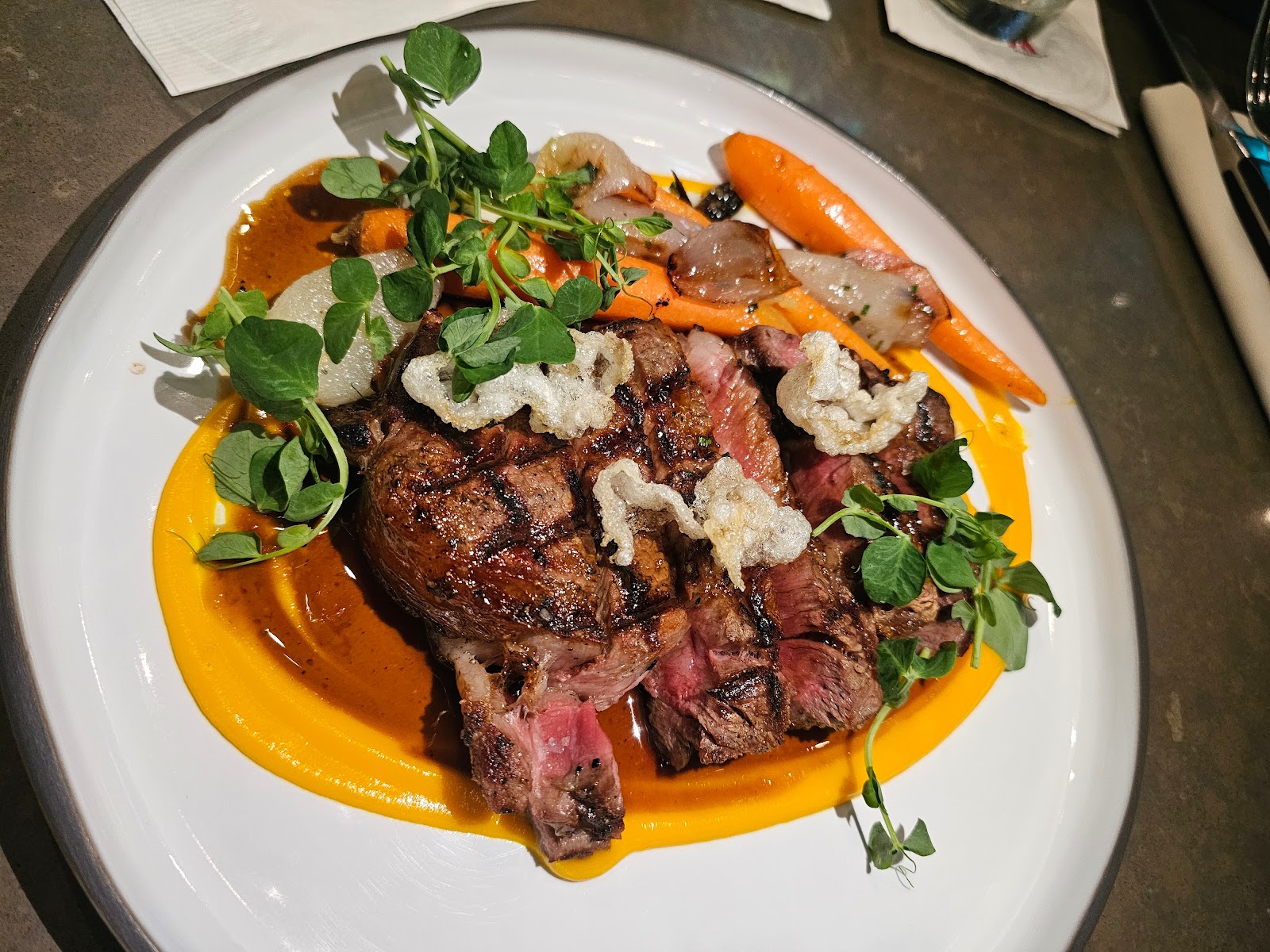 Showcase Restaurant & Bar — dining room photo 2