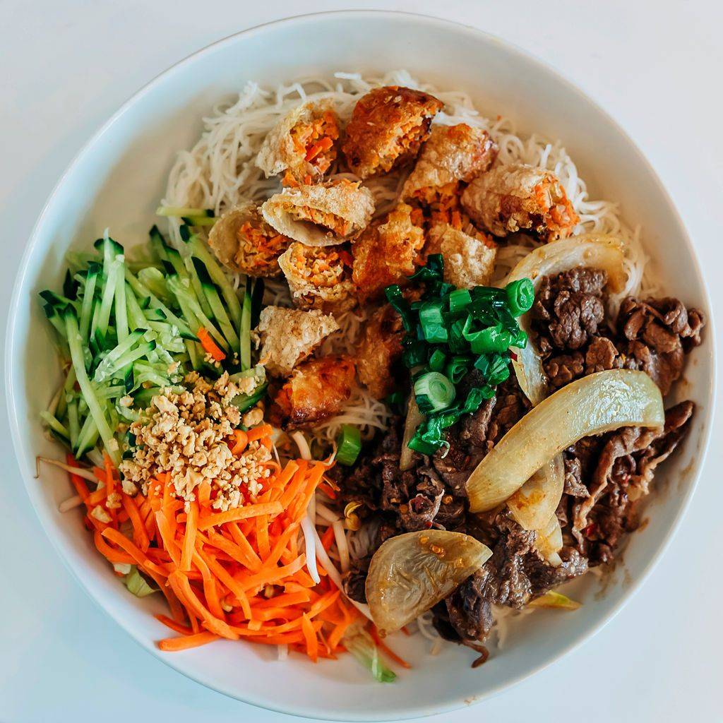 SAIGON STAR Ultimate Subs & Grill — dining room photo 2