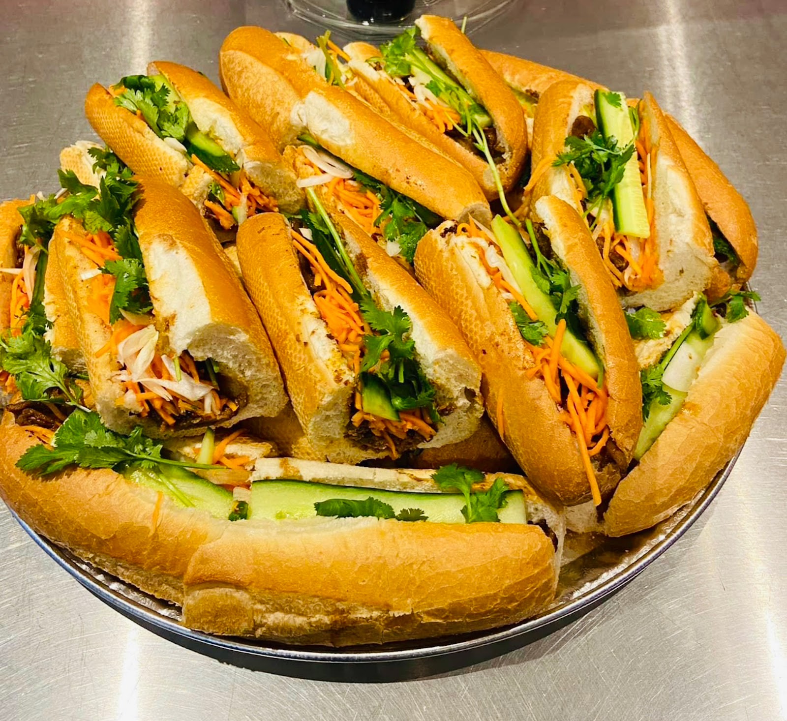 SAIGON STAR Ultimate Subs & Grill — dining room photo 3