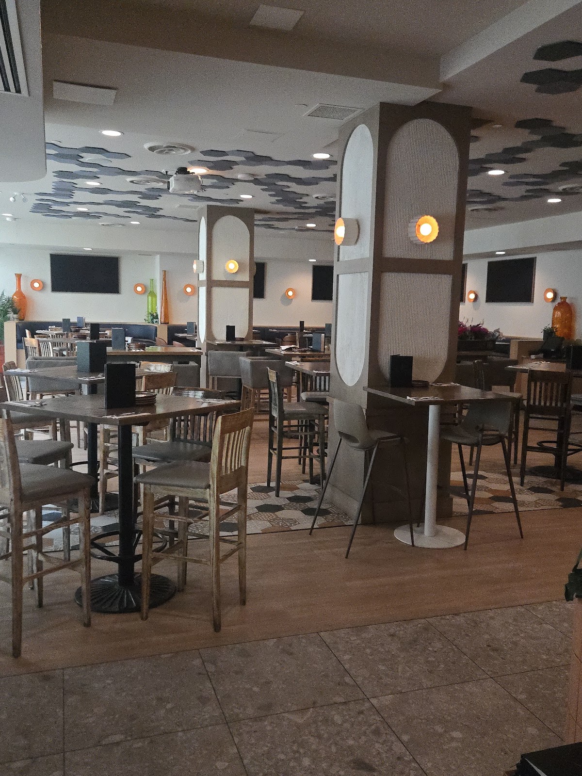 Barcelona Tavern — gallery photo 2