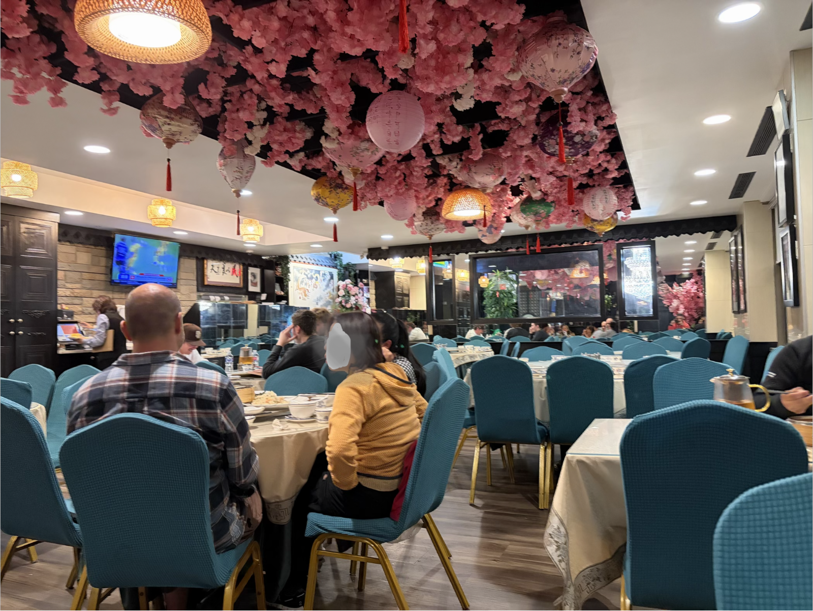U & Me (Centre St. SW) — dining room photo 2