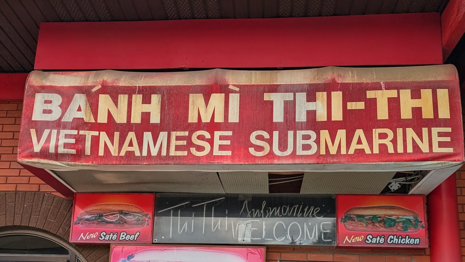 Thi Thi Vietnamese Submarine — dining room photo 2