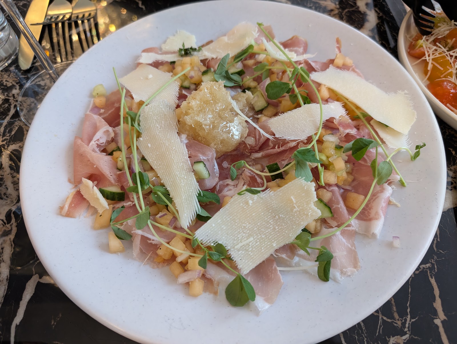 Mille Restaurant & Cafe — dining room photo 3
