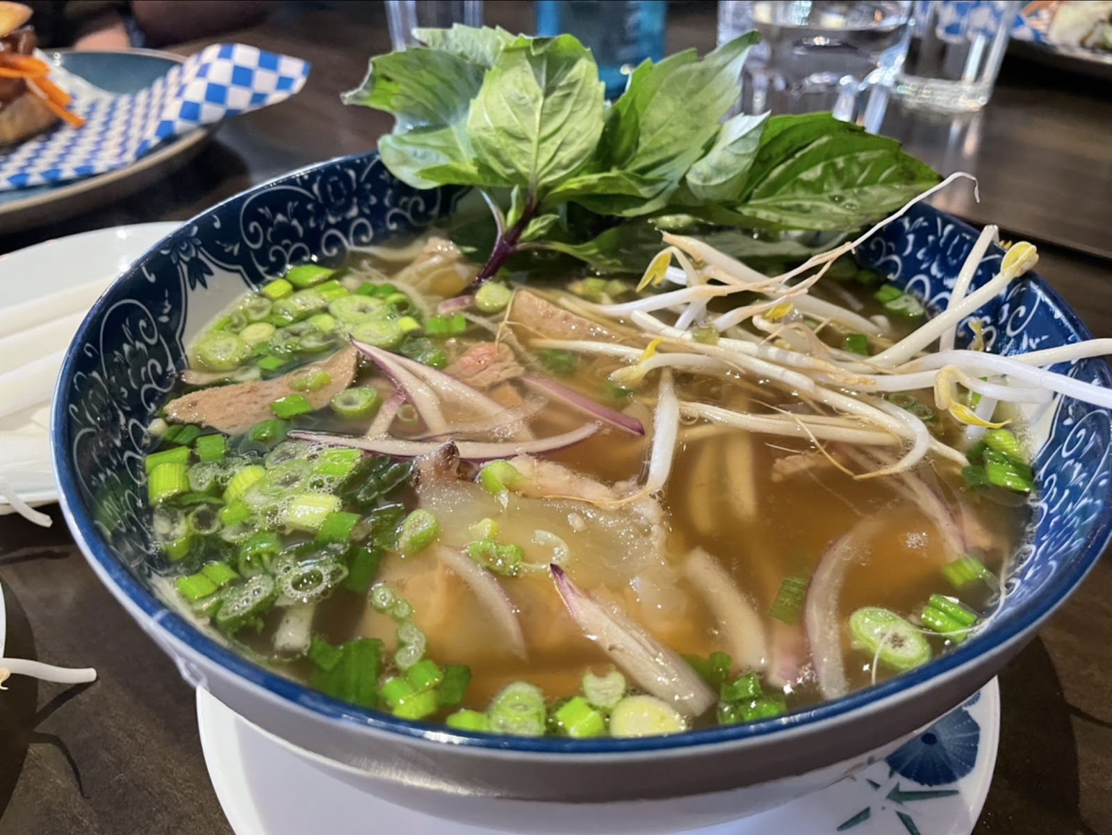 TRE Vietnamese Kitchen — dining room photo 1