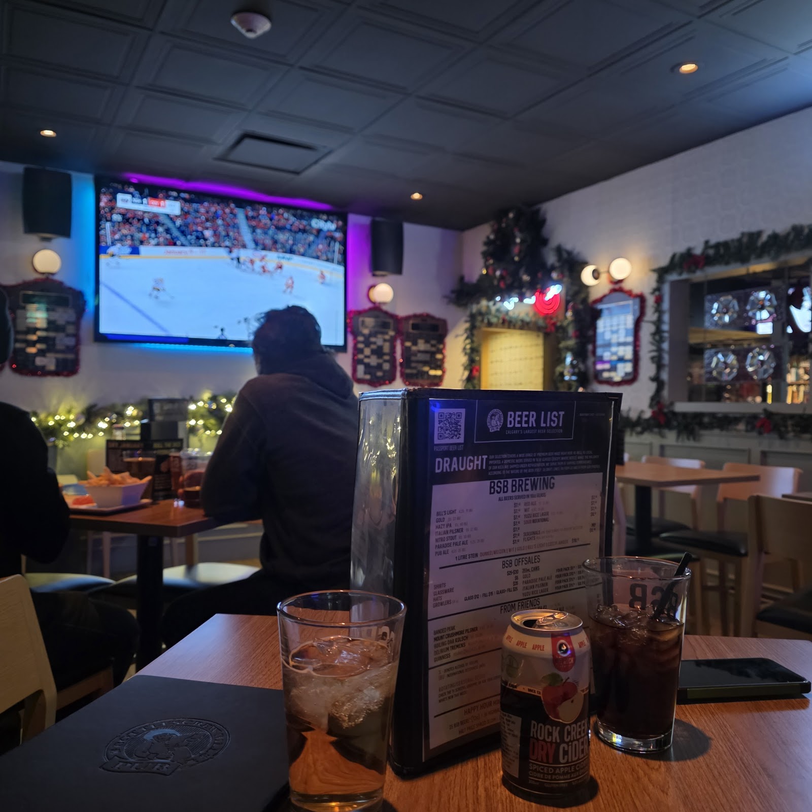 Bottlescrew Bill's Pub — dining room photo 1