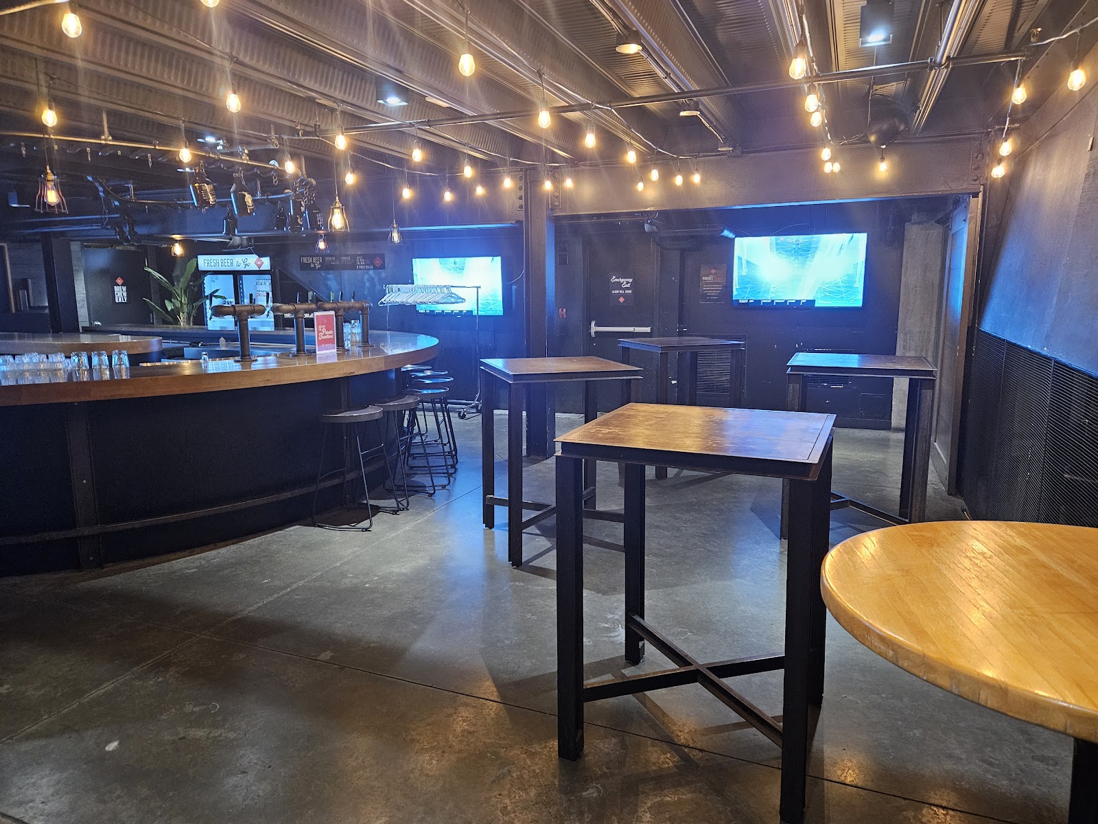 Trolley 5 Brewpub — gallery photo 4