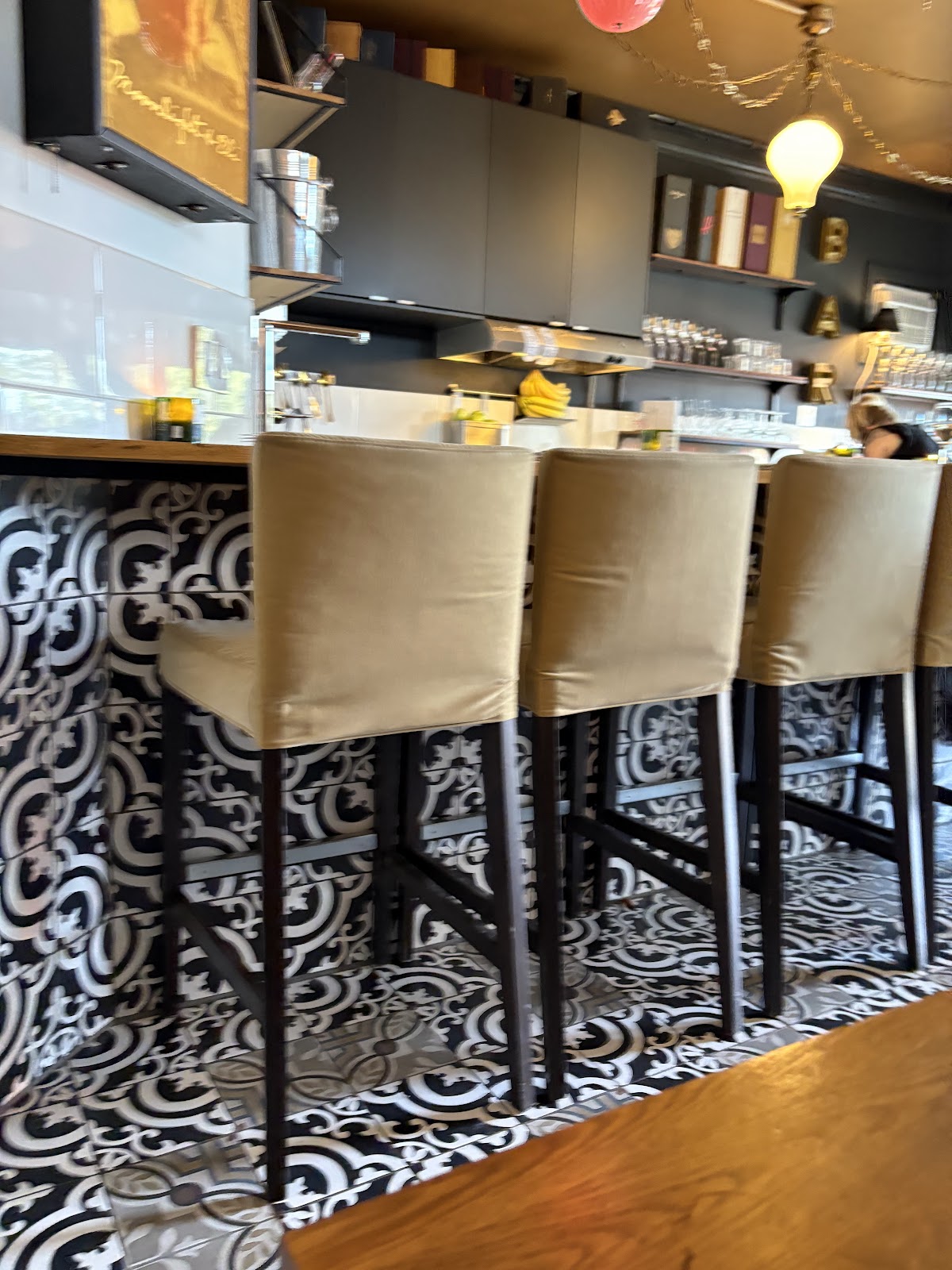 Moonlight & Eli Champagne and Fondue Bar — gallery photo 4