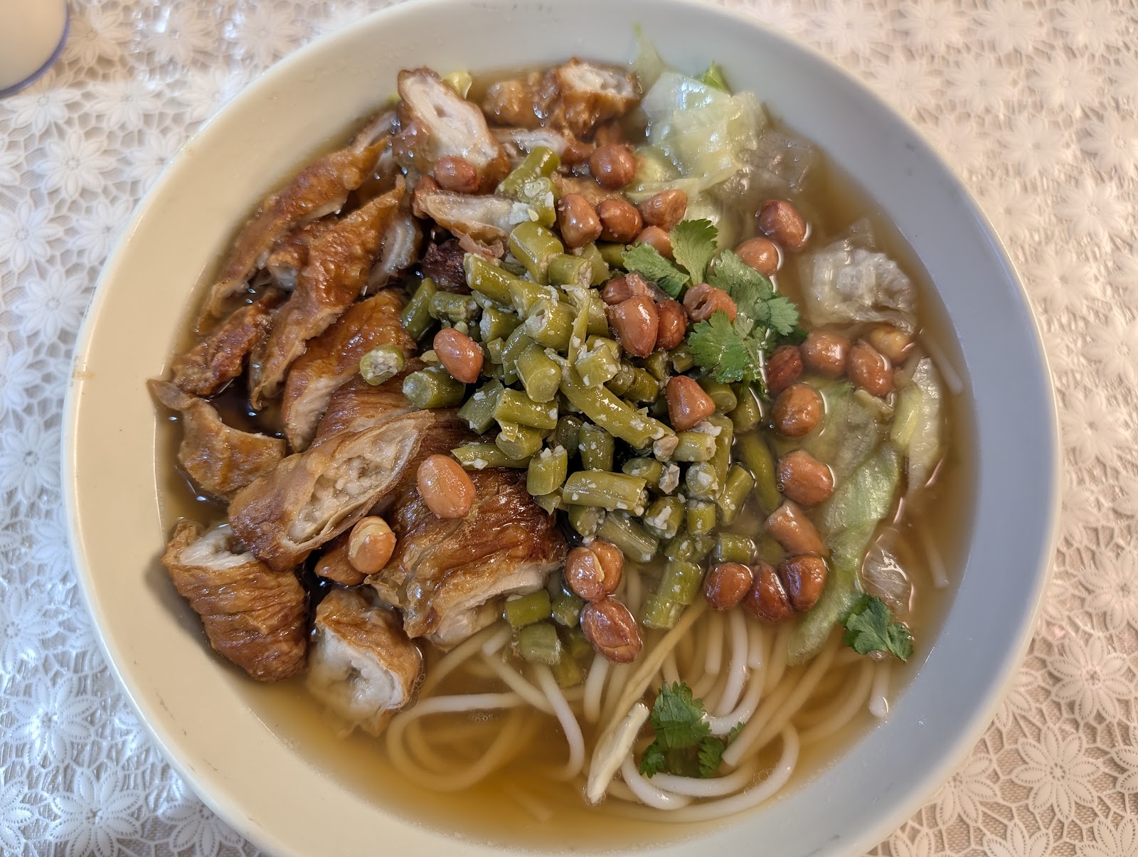 Li's Bowl Guilin Rice Noodles — dining room photo 3