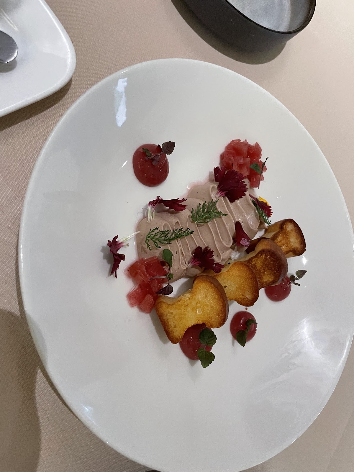Rouge — dining room photo 2