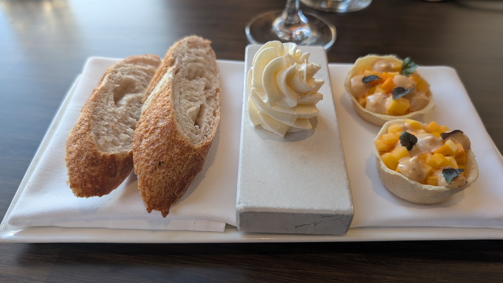 Rouge — dining room photo 3