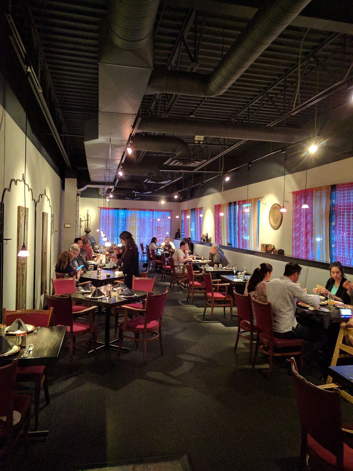 Moti Mahal Restaurant — dining room photo 1