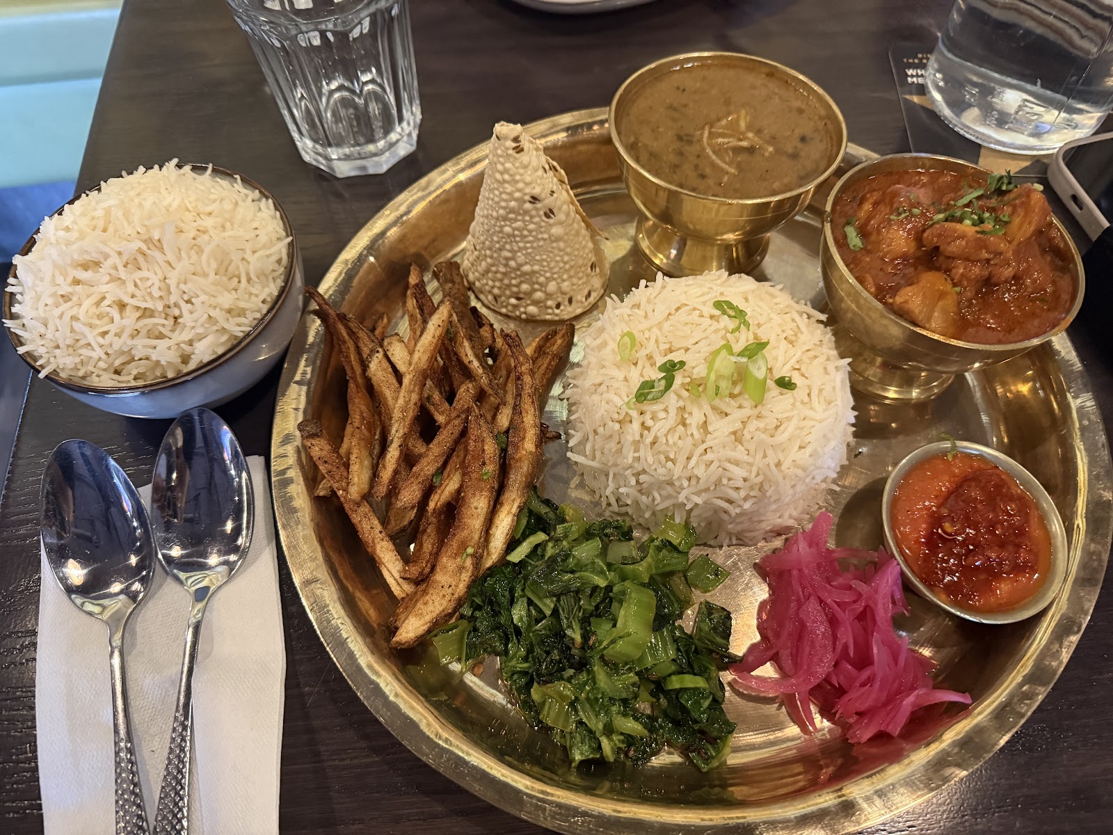 Sherpa Kitchen and Bar — dining room photo 3