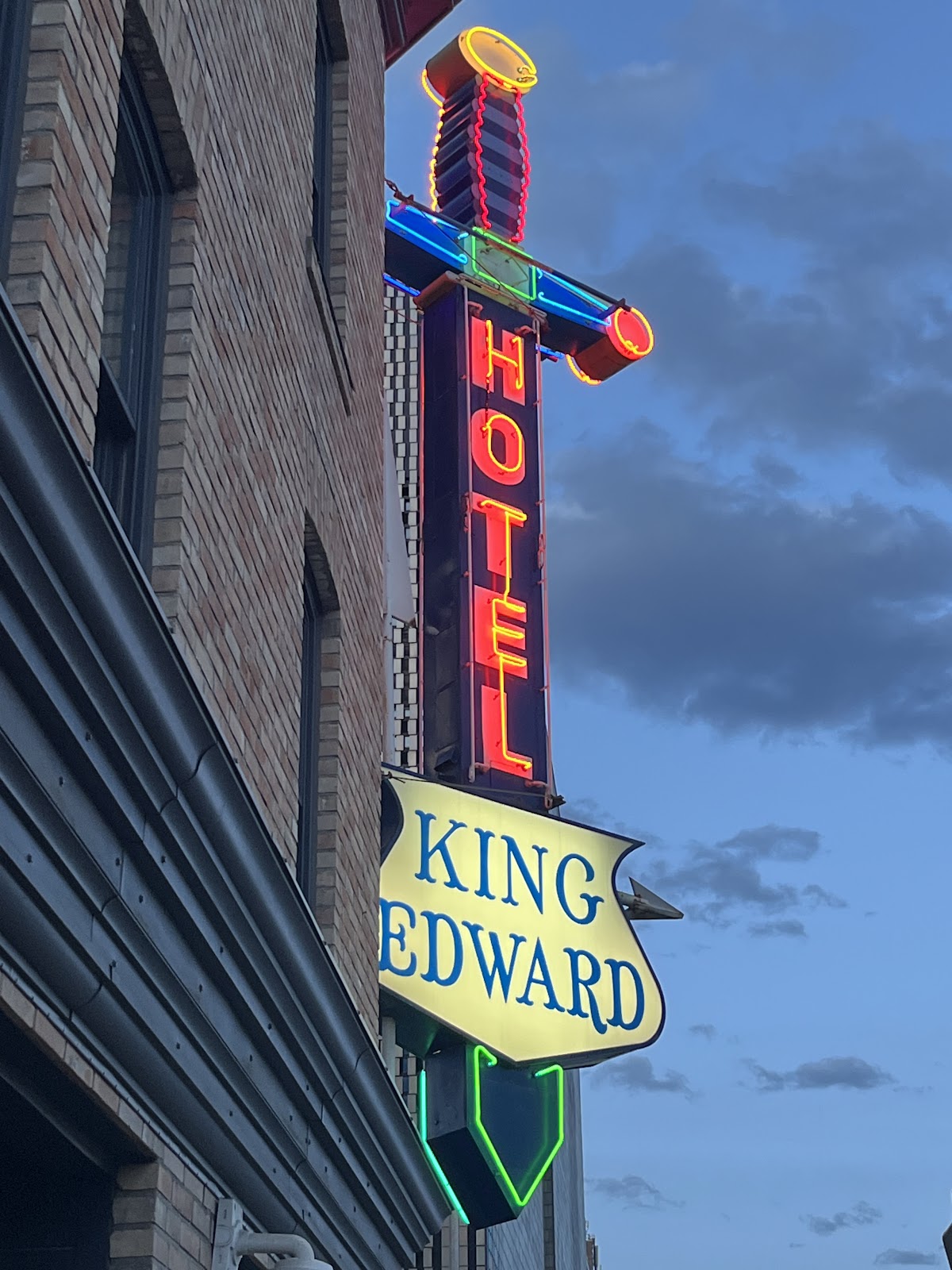 King Eddy — dining room photo 3