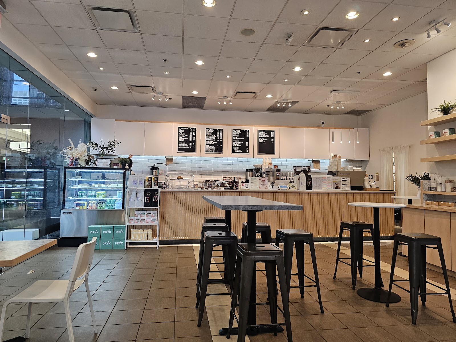 Cafe eight — dining room photo 3