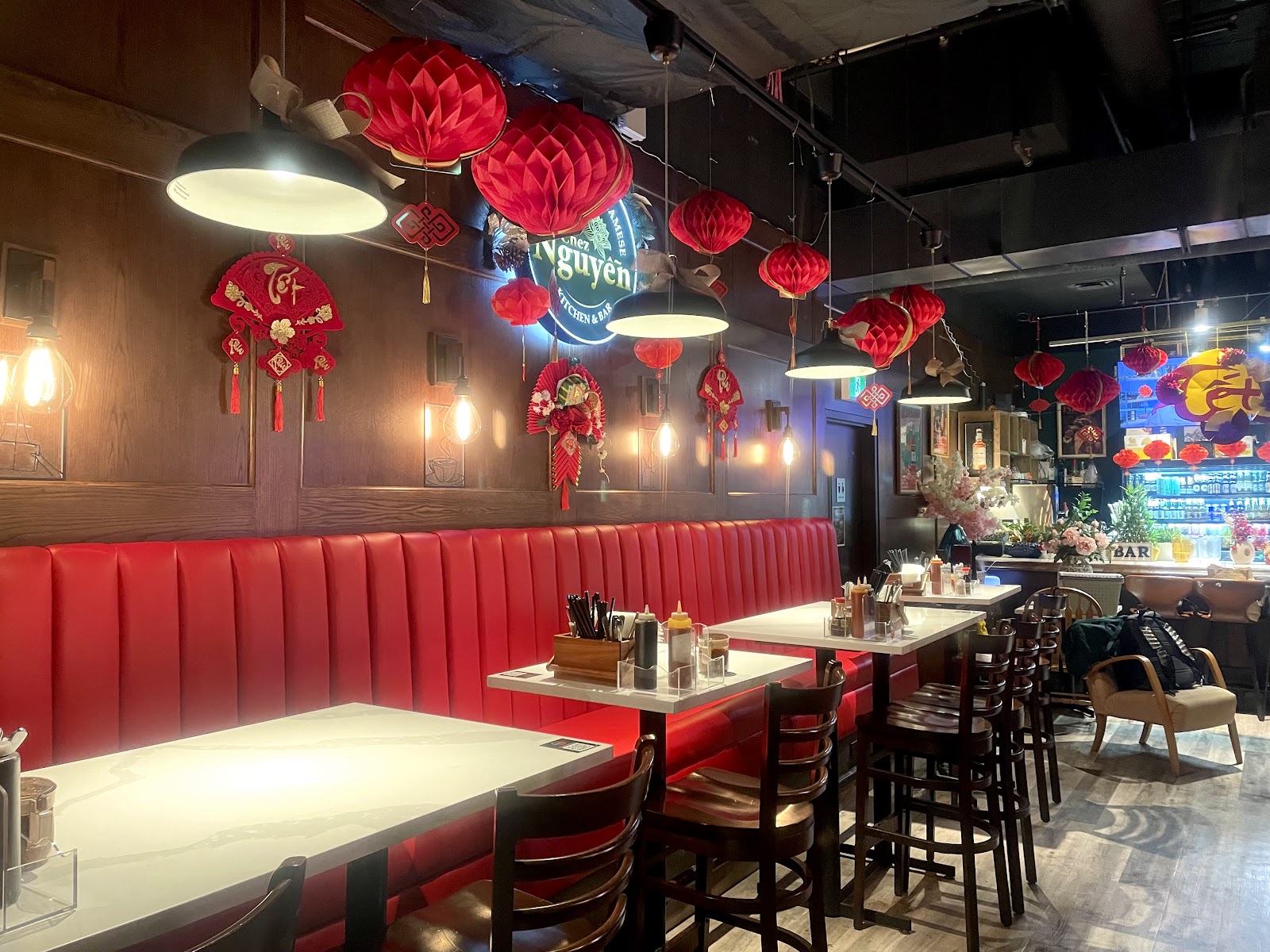 Chez Nguyễn- Authentic Vietnamese Kitchen & Bar — dining room photo 3
