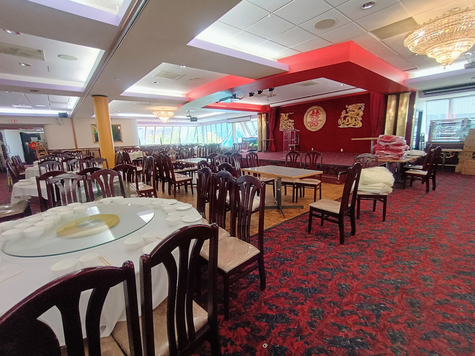 Regency Palace — gallery photo 1