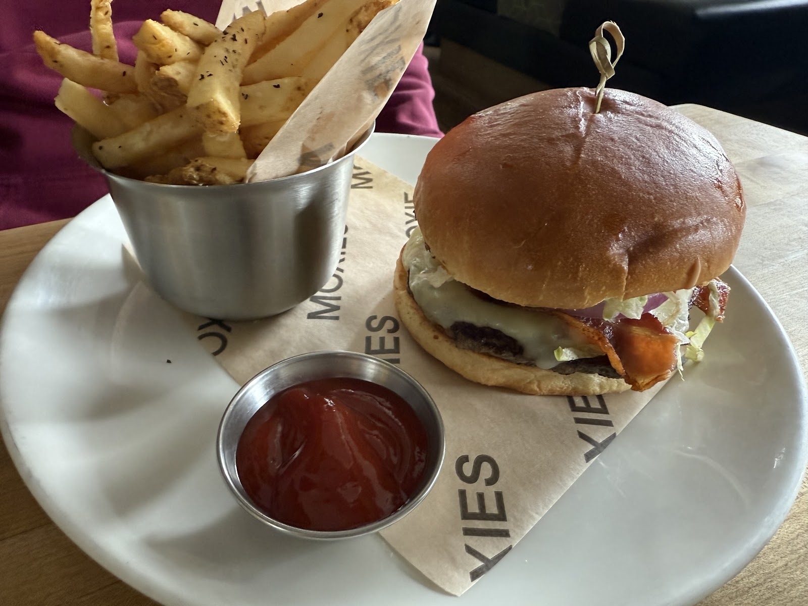 Moxies Calgary Downtown Restaurant — gallery photo 2